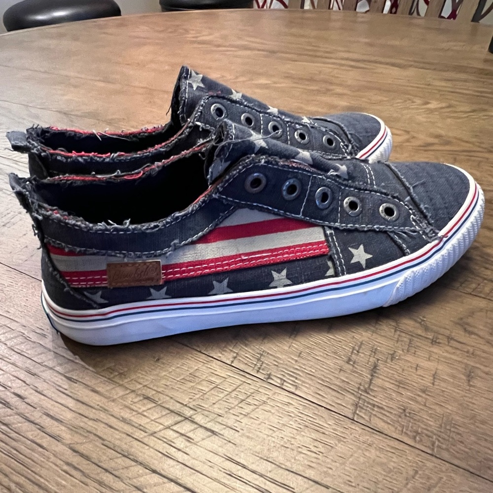 Women’s Americana Sneakers